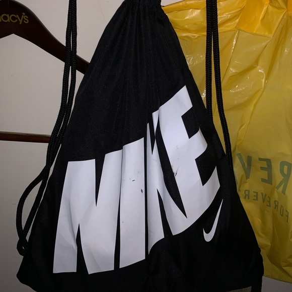 Black Nike bag - Picture 1 of 2
